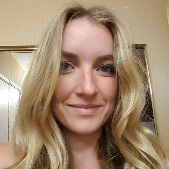 Meet your Posher, Jessica - Picture 1 of 1